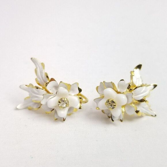 Vintage Made in Austria Earrings White Enamel Flower Floral Clip On Screw Back - Picture 8 of 8